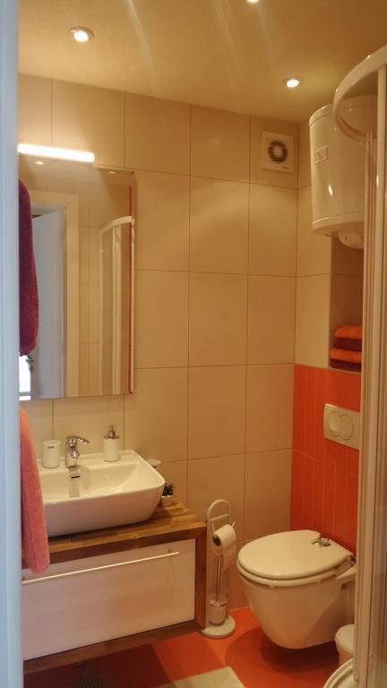 Apartman Ena วลาซิส ภายนอก รูปภาพ